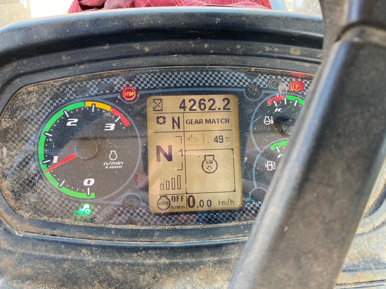 Tracteur chargeur CASE IH LUXXUM 100 - photo slide 10