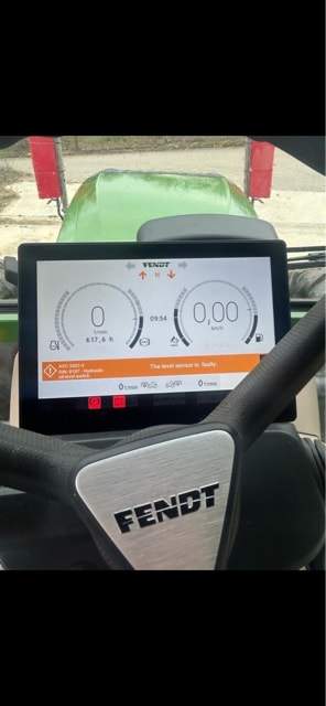 Tracteur FENDT 211 VARIO - photo slide 10
