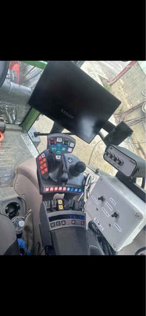 Tracteur FENDT 211 VARIO - photo slide 12