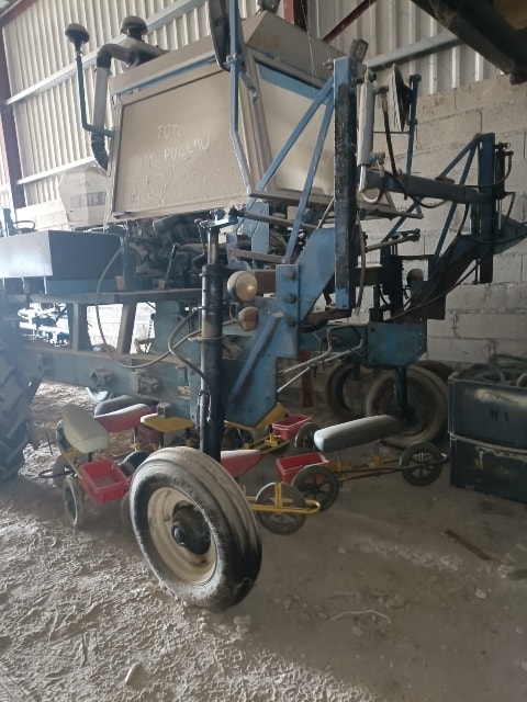 Tracteur enjambeur DEROT Dtf65 - photo slide 1