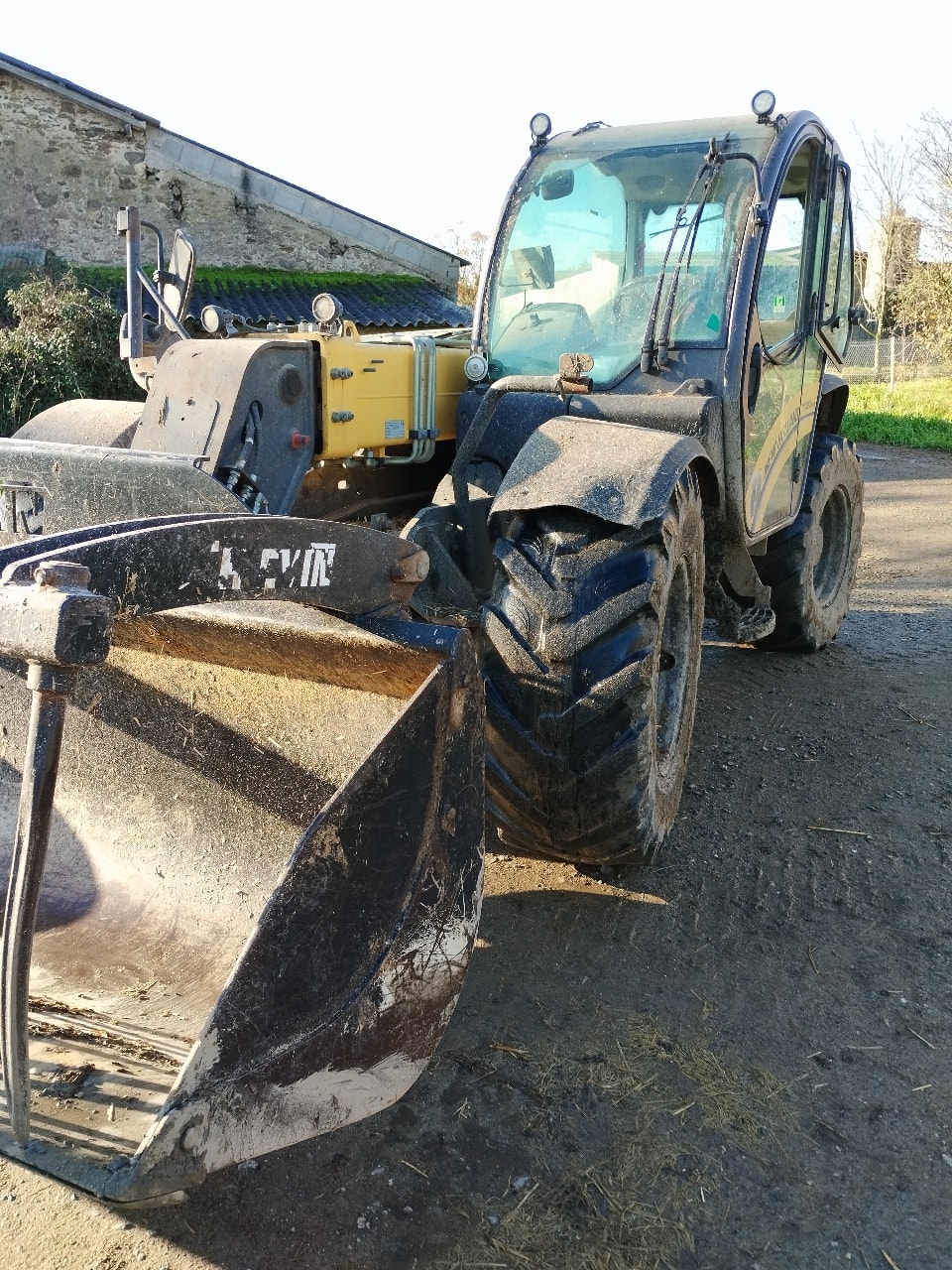 Telescopique NEW HOLLAND TH7.37 - photo slide 3