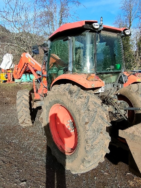 Tracteur chargeur KUBOTA M8560 - photo slide 4