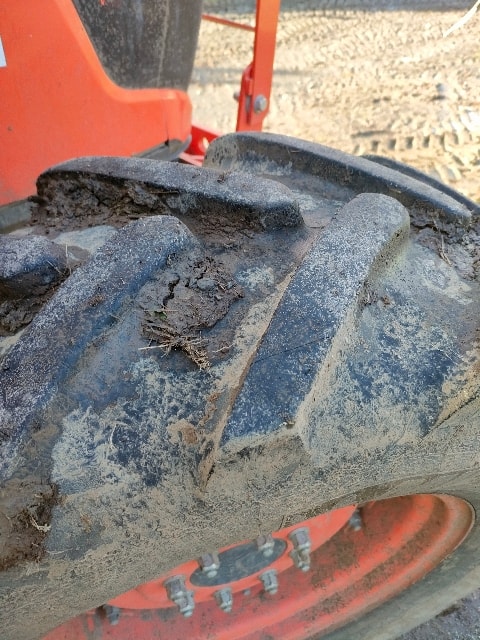 Tracteur chargeur KUBOTA M8560 - photo slide 6