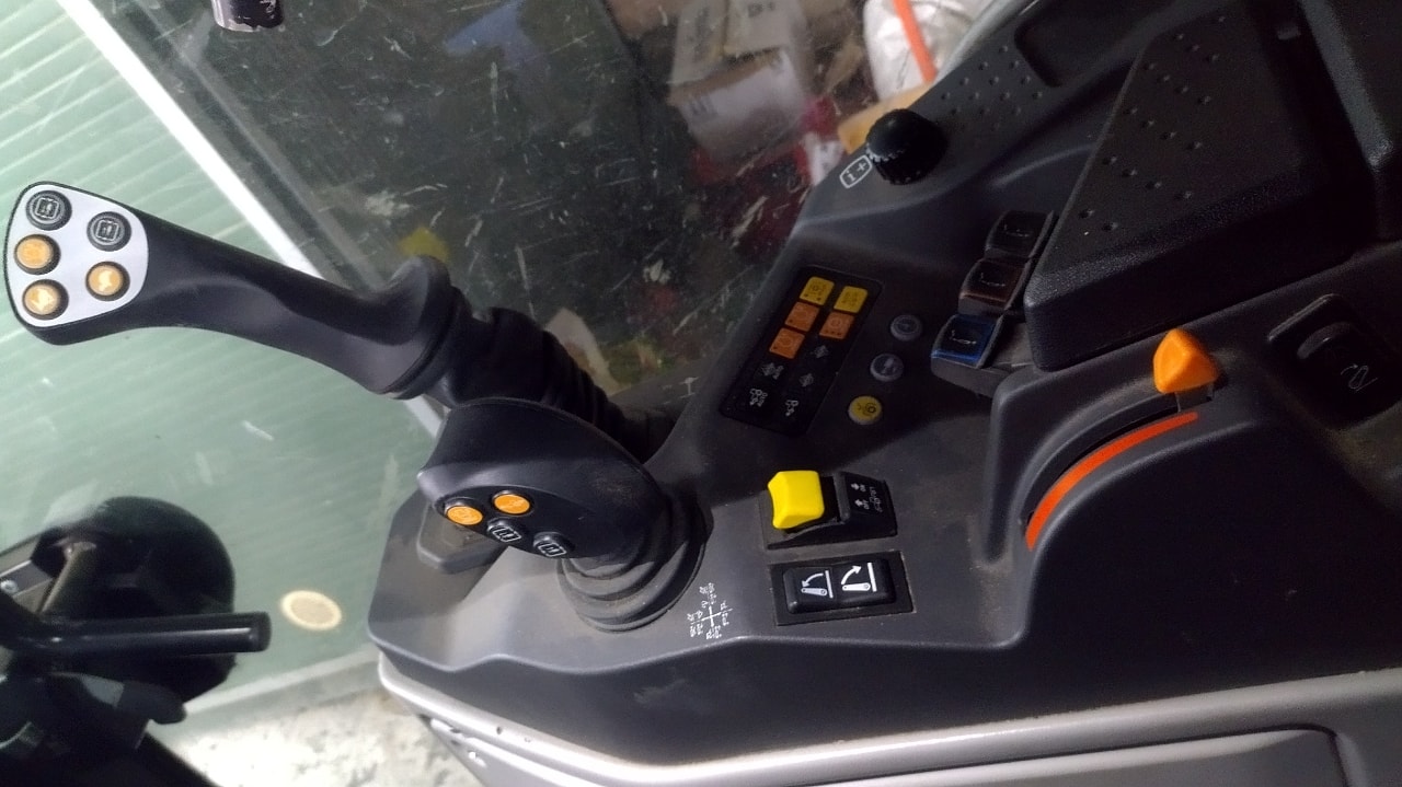 Tracteur NEW HOLLAND T4.120F - photo slide 11