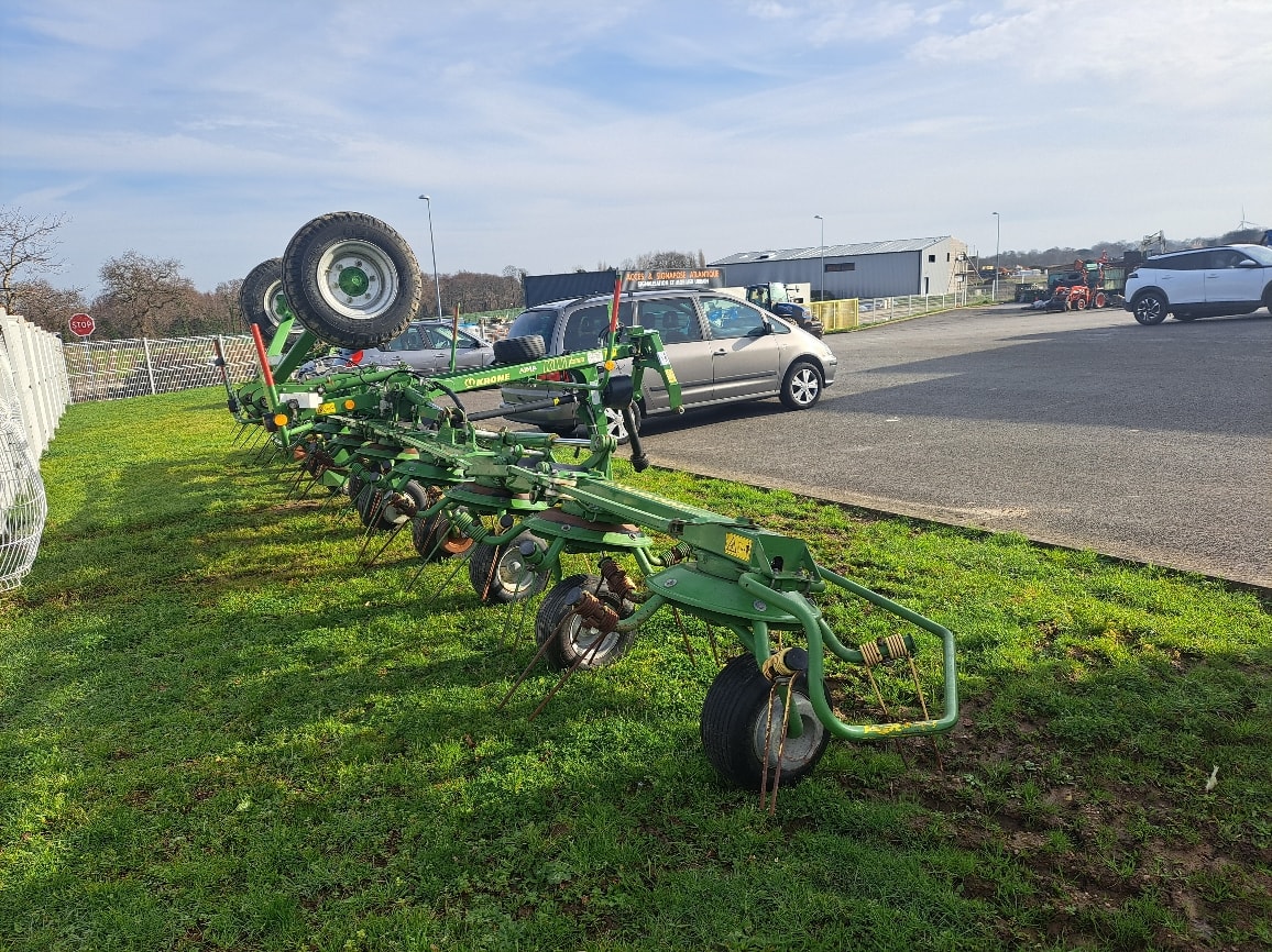 Faneuse KRONE KWT 10.02/10 - photo slide 4