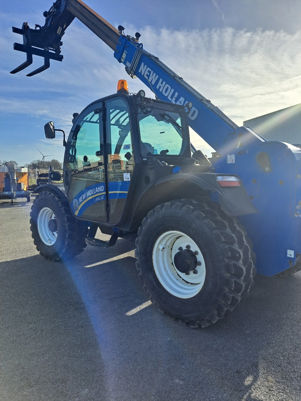 Telescopique NEW HOLLAND LM6.32 - photo slide 4