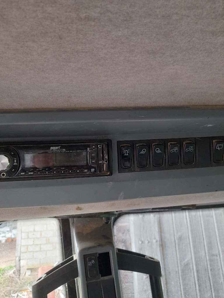 Tracteur VALTRA T163 v - photo slide 8