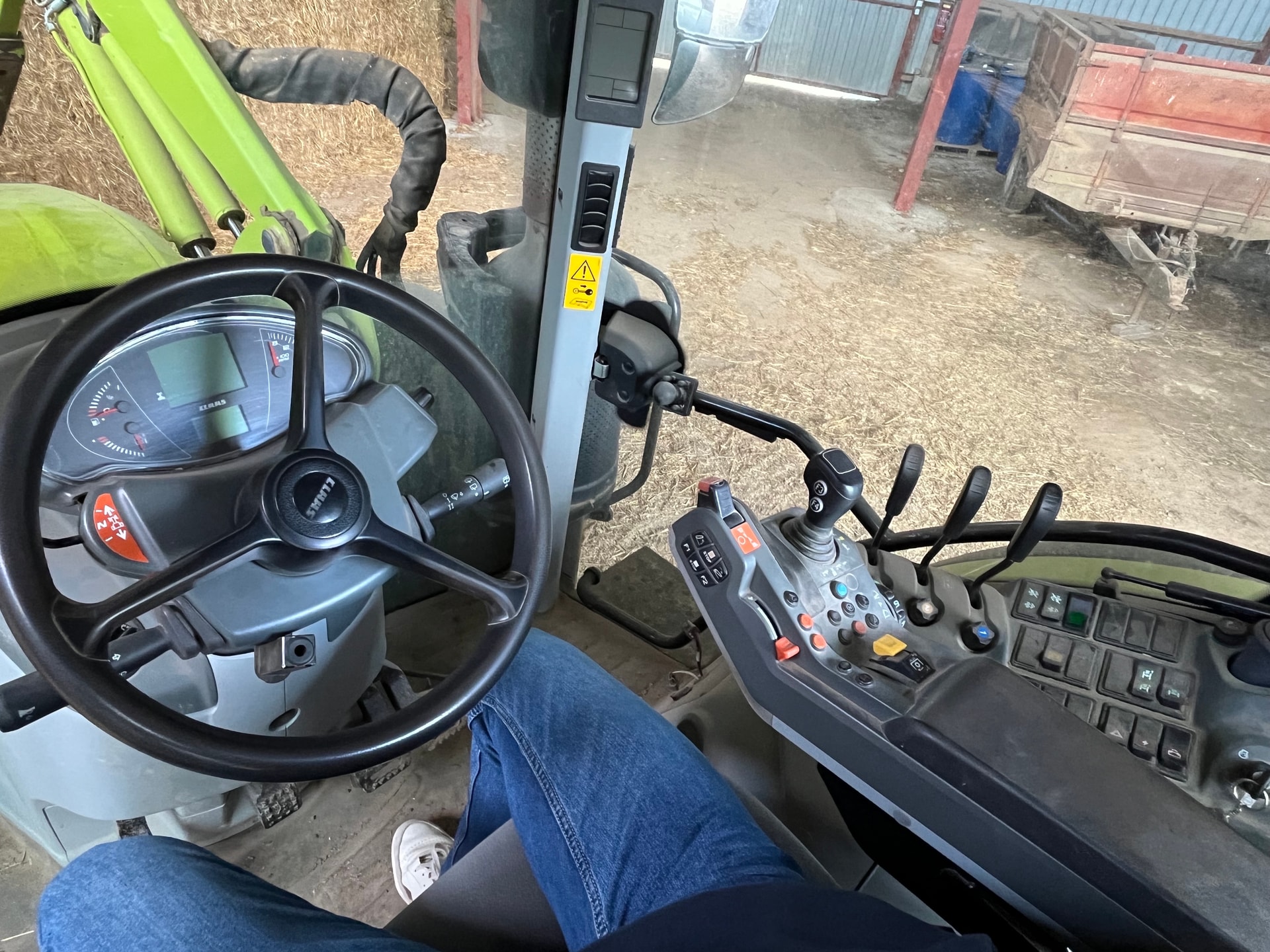 Tracteur CLAAS ARION 510 CIS - photo slide 22