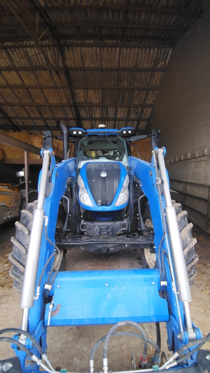 Tracteur chargeur NEW HOLLAND T6.155 Dynamic command - photo slide 5