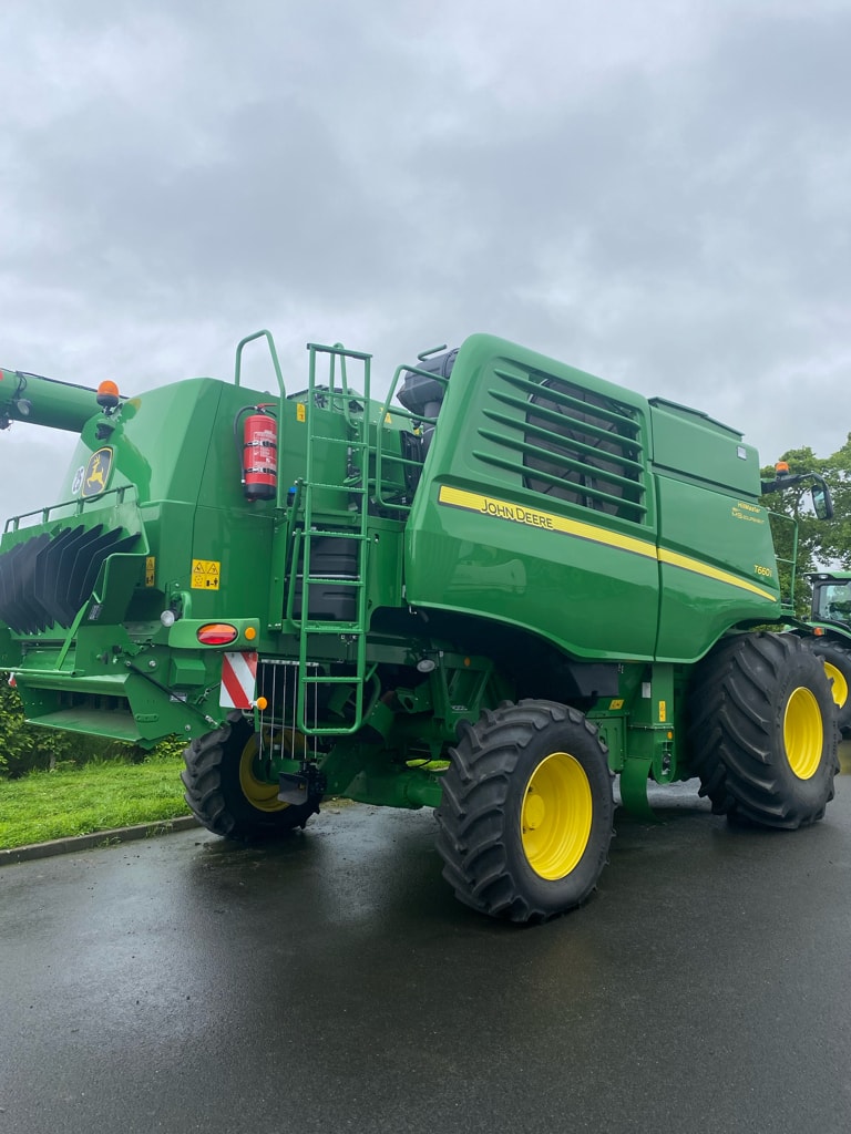 Moissonneuse JOHN DEERE T660 HM - photo slide 4