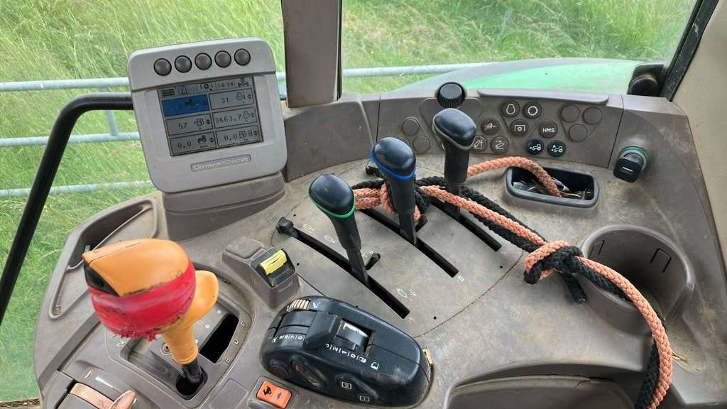 Tracteur JOHN DEERE 6630 PREMIUM - photo slide 12