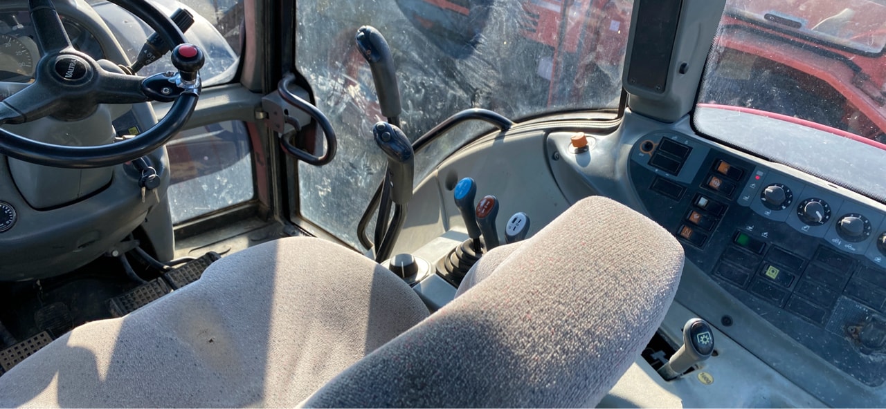 Tracteur VALTRA T121 - photo slide 10