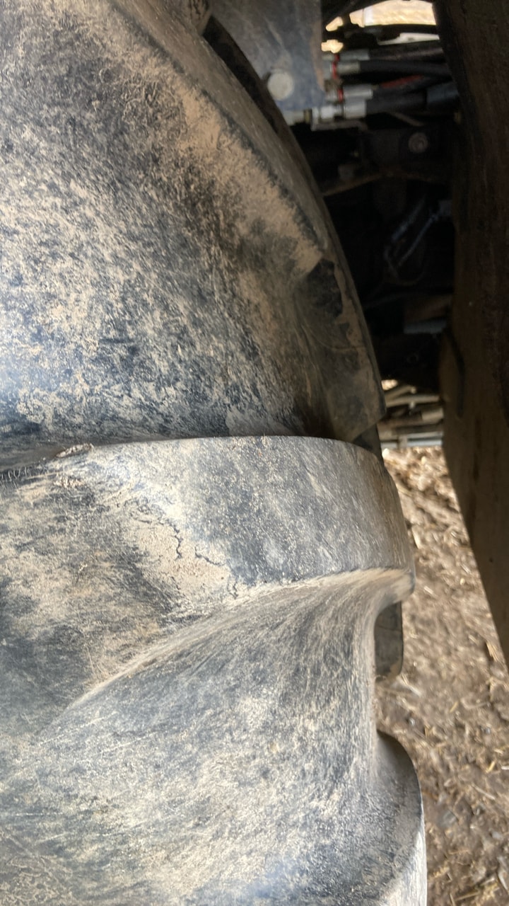 Tracteur CLAAS ARION 610 CIS+ - photo slide 8