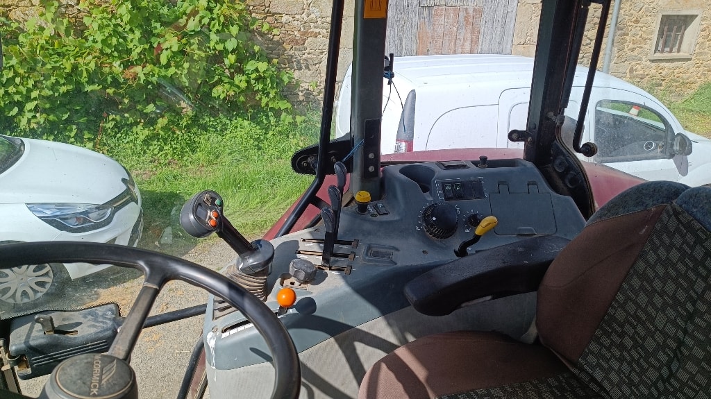 Tracteur MC CORMICK MTX 110 - photo slide 14