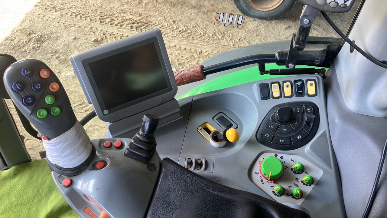 Tracteur DEUTZ FAHR AGROTRON L 730 - photo slide 9