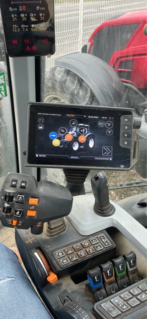 Tracteur VALTRA T135D - photo slide 14