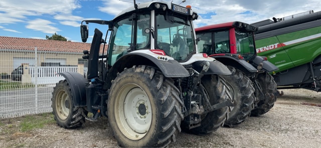 Tracteur VALTRA T135D - photo slide 4
