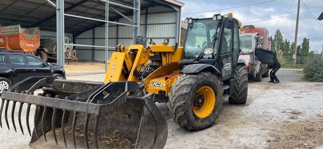 Telescopique JCB 536-60 AGRI PRO - photo slide 2