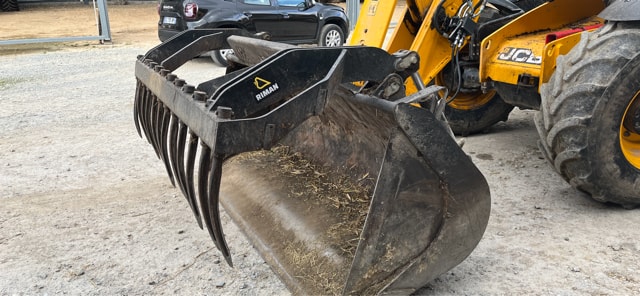 Telescopique JCB 536-60 AGRI PRO - photo slide 9