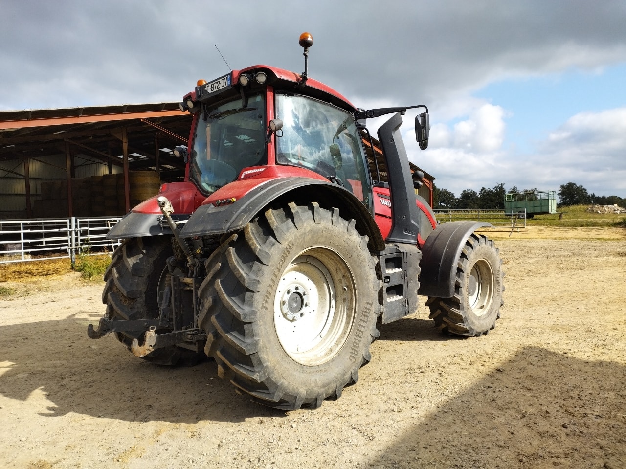 Tracteur VALTRA T174 - photo slide 3