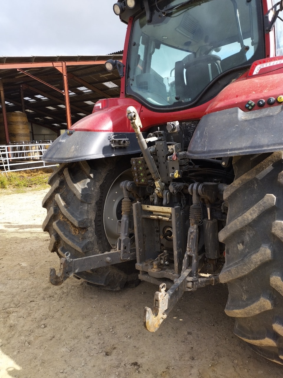 Tracteur VALTRA T174 - photo slide 7