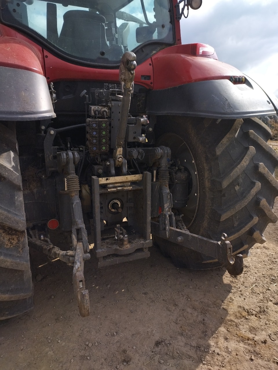 Tracteur VALTRA T174 - photo slide 10