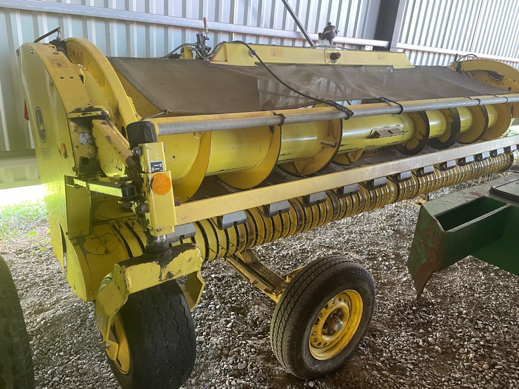 Pick-up JOHN DEERE 645C - photo slide 1