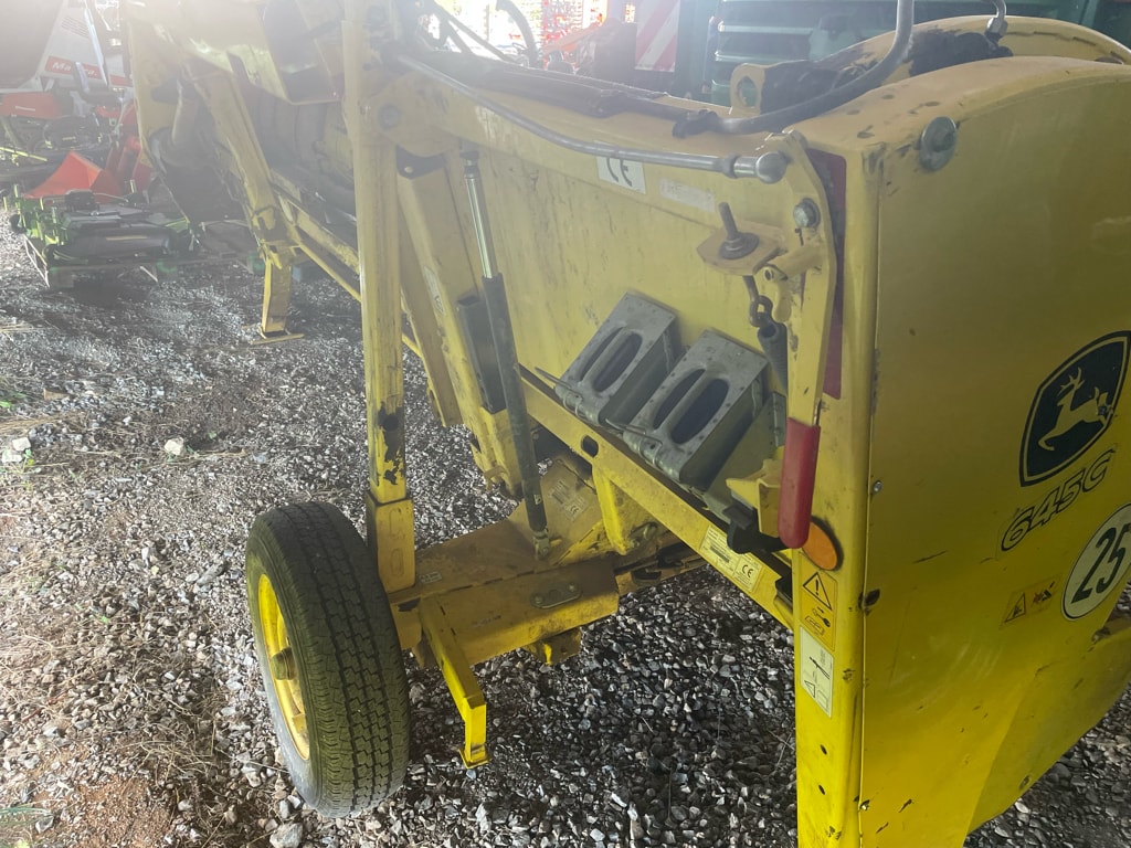 Pick-up JOHN DEERE 645C - photo slide 2