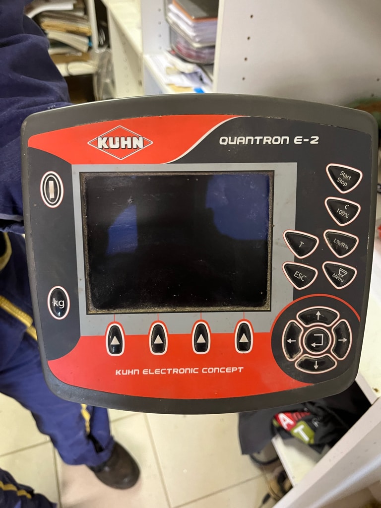 Epandeur engrais KUHN Axis 40.1W - photo slide 8