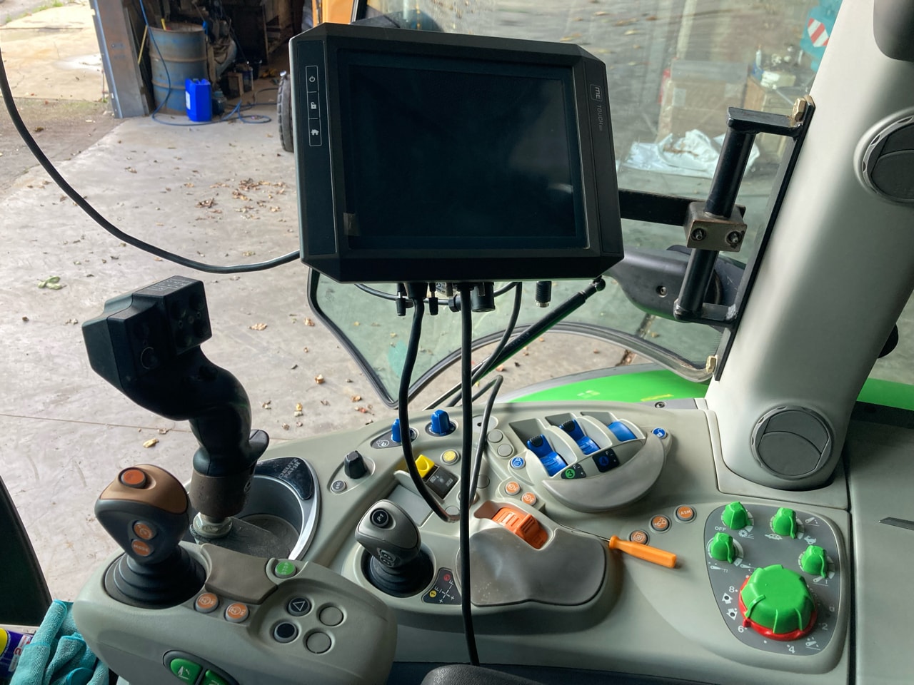 Tracteur DEUTZ FAHR 5120 TTV - photo slide 11