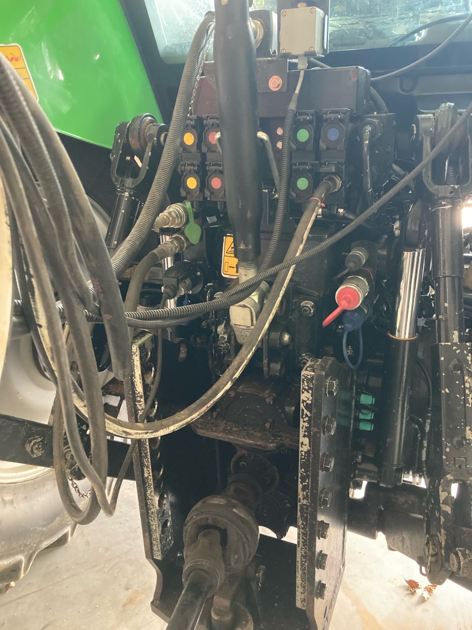 Tracteur DEUTZ FAHR 5120 TTV - photo slide 8