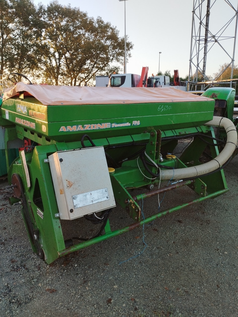 Trémie frontale AMAZONE FPS1 - photo slide 1