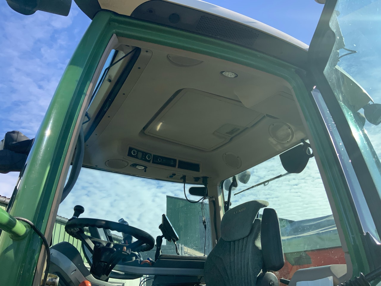 Tracteur FENDT 716 VARIO PROFI - photo slide 4