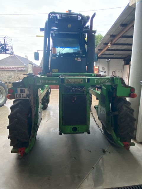 Tracteur enjambeur TECNOMA T140 - photo slide 4
