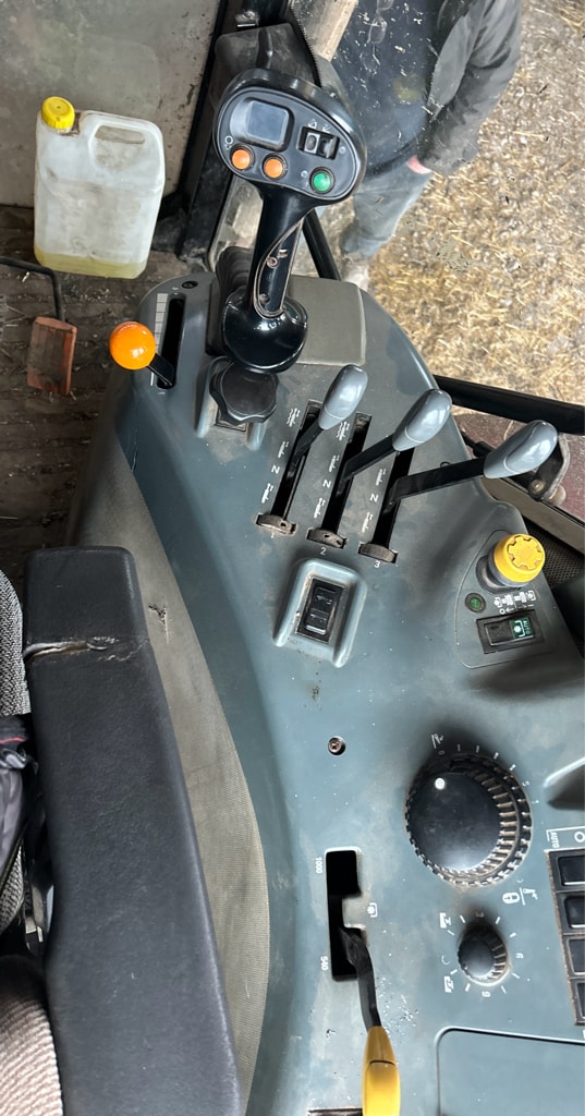 Tracteur MC CORMICK MTX 165 - photo slide 8