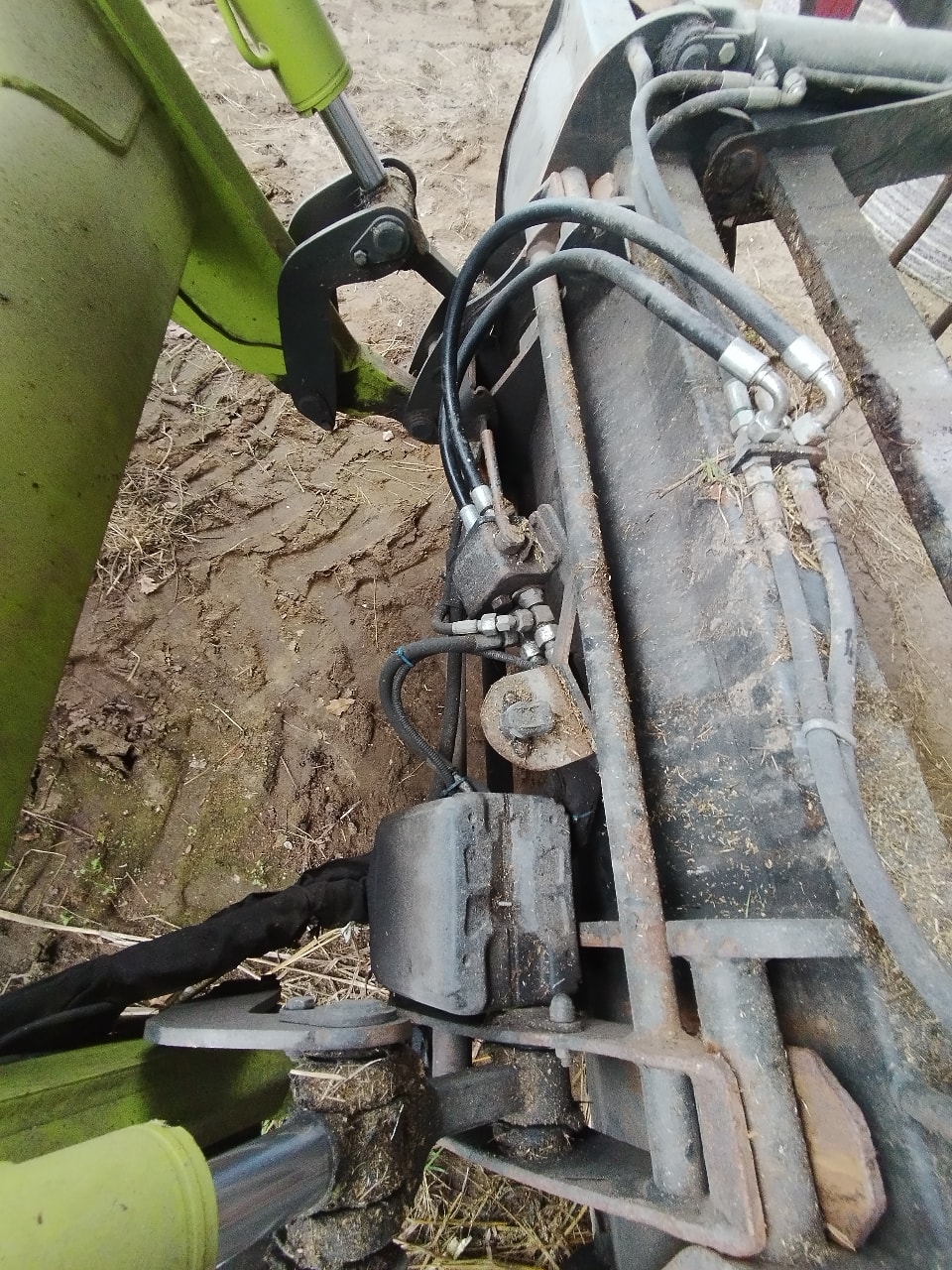 Tracteur chargeur CLAAS Arion 510 - photo slide 17