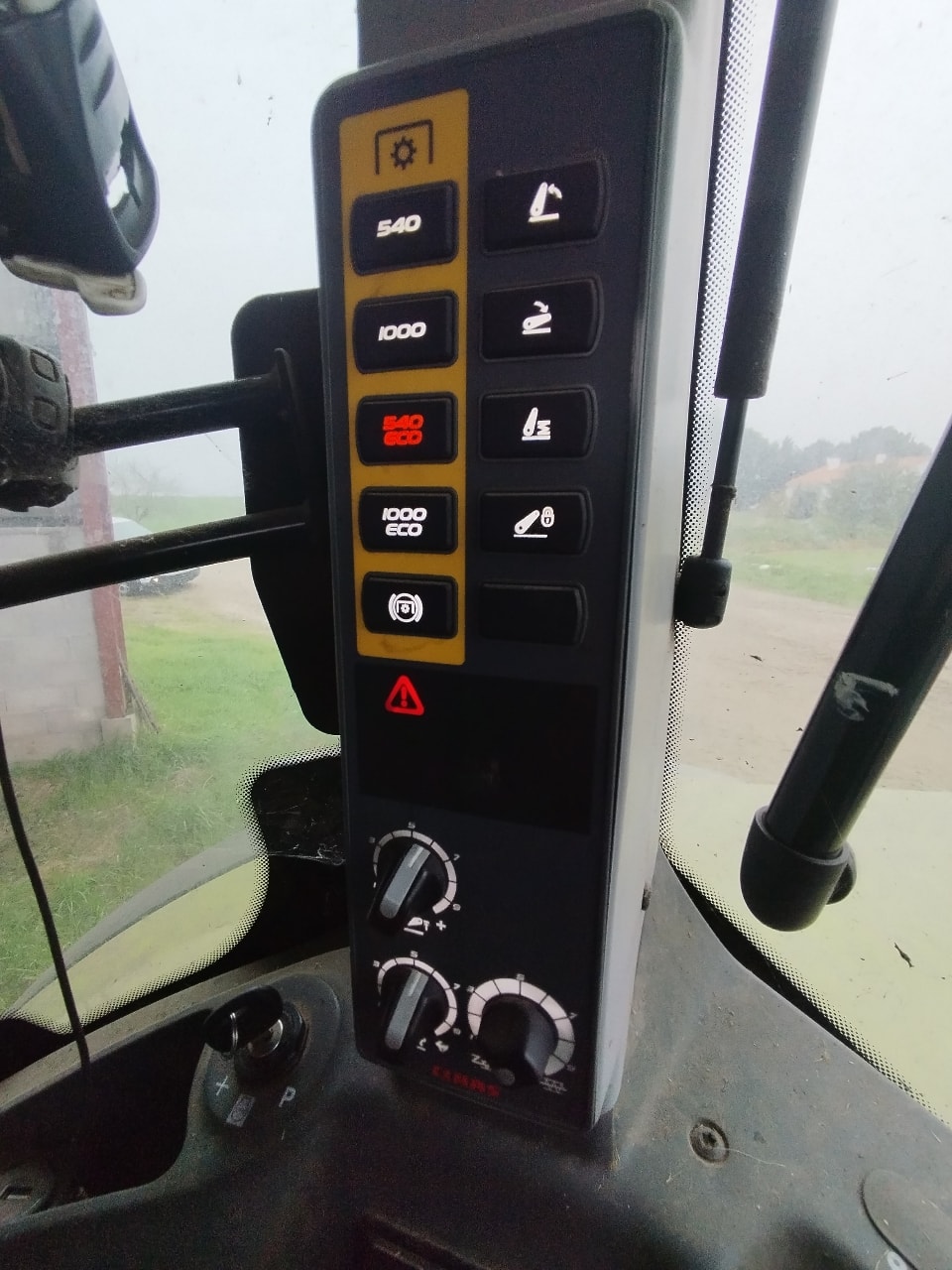 Tracteur chargeur CLAAS Arion 510 - photo slide 5