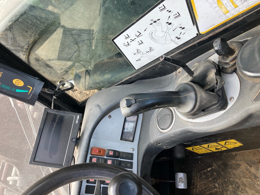 Telescopique JCB 515-40 - photo slide 15