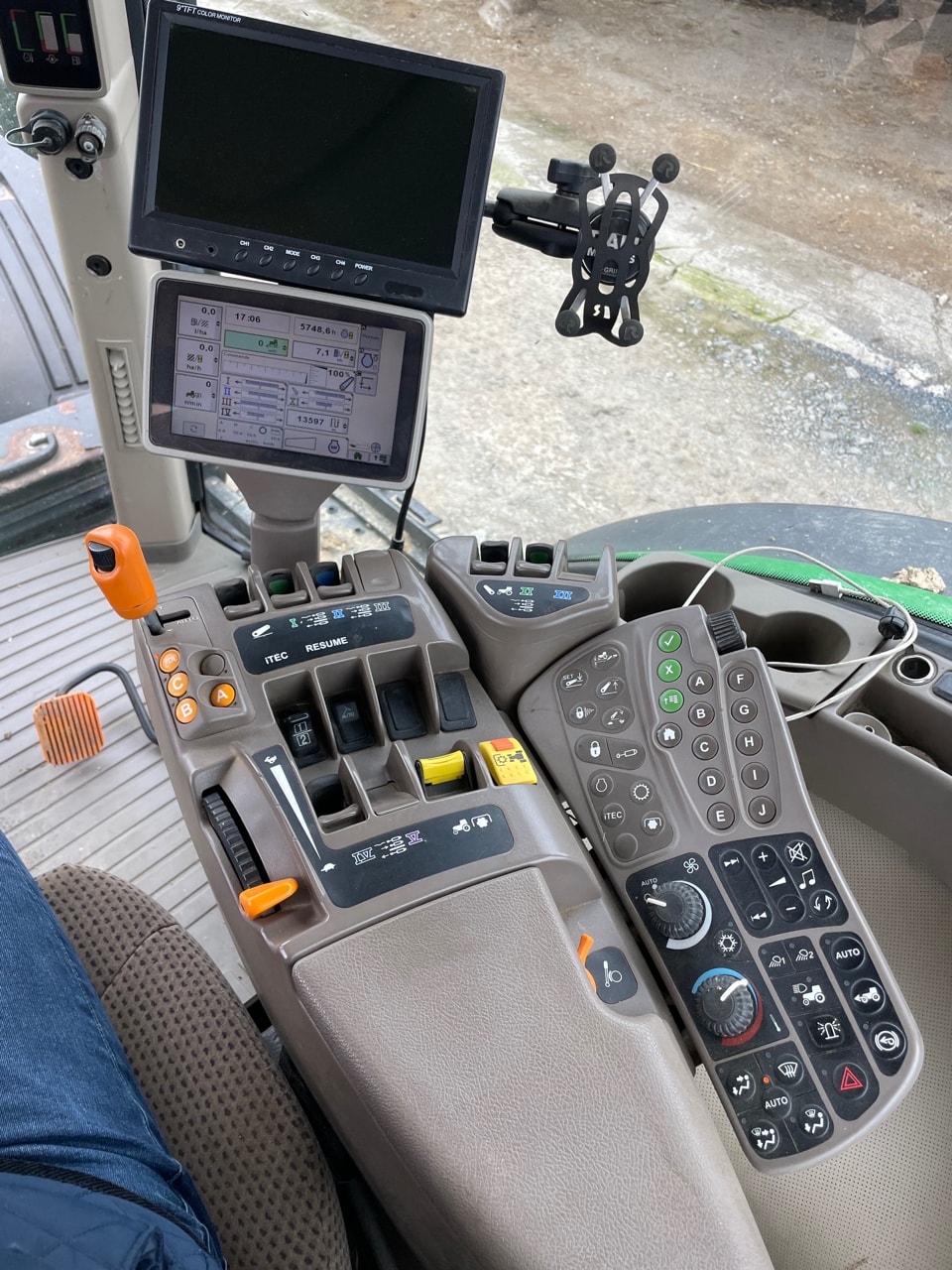 Tracteur JOHN DEERE 7230R 9.0L - photo slide 12