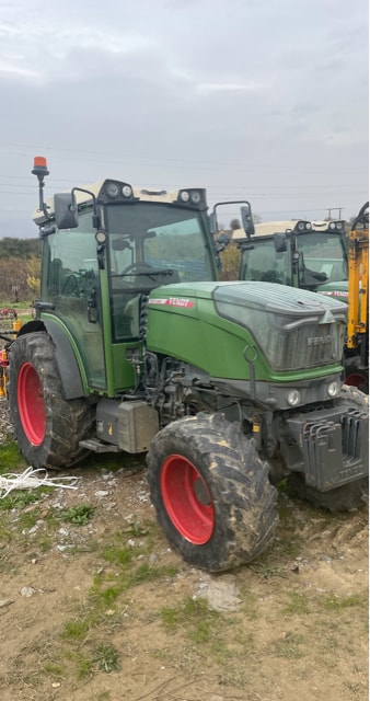 Tracteur FENDT 211 F  - photo slide 2