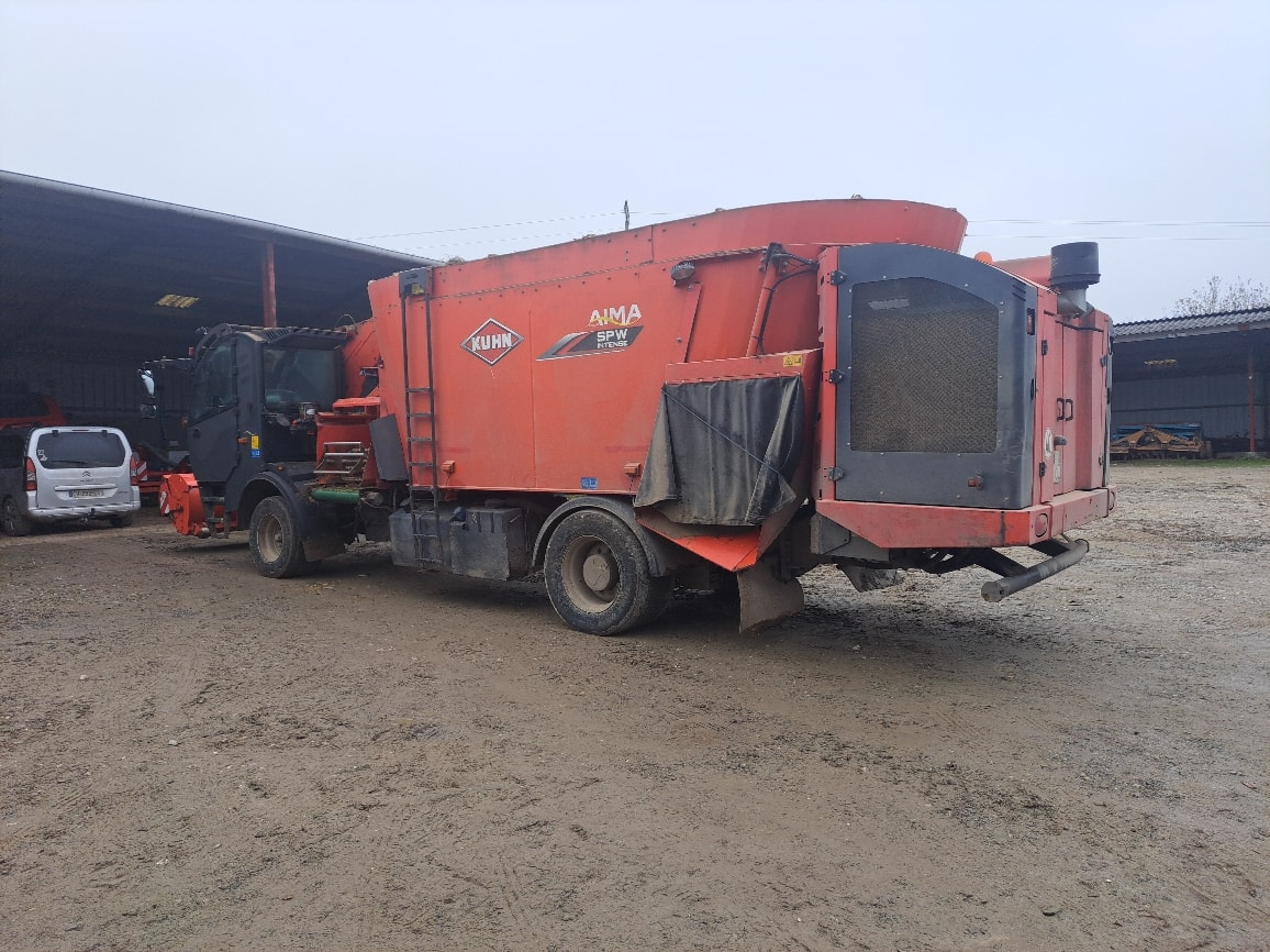 Melangeuse automotrice KUHN Spw22 - photo slide 5