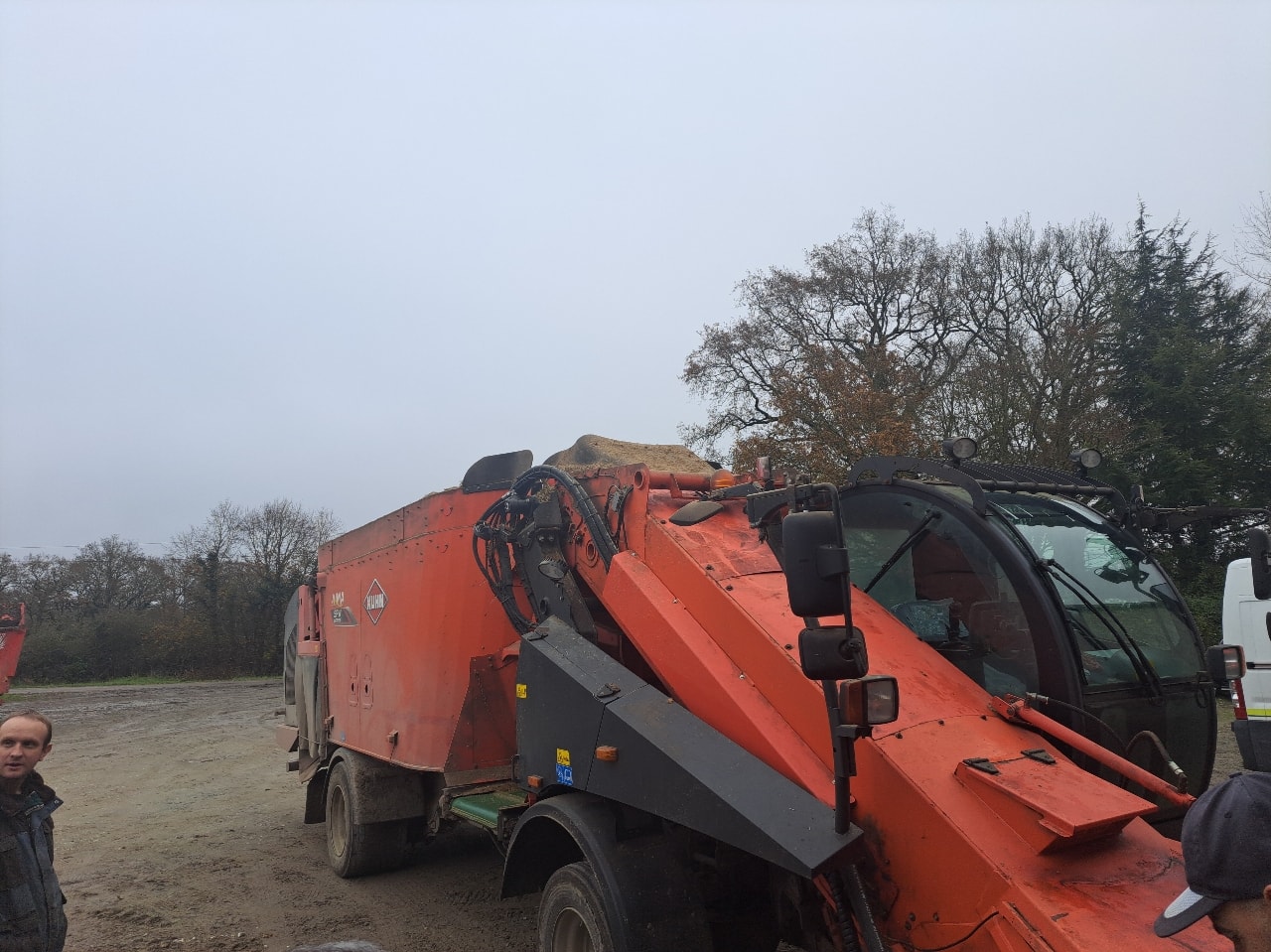 Melangeuse automotrice KUHN Spw22 - photo slide 10
