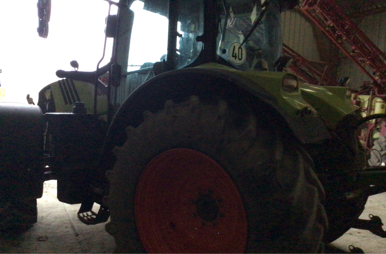 Tracteur CLAAS ARION 650 - photo slide 9