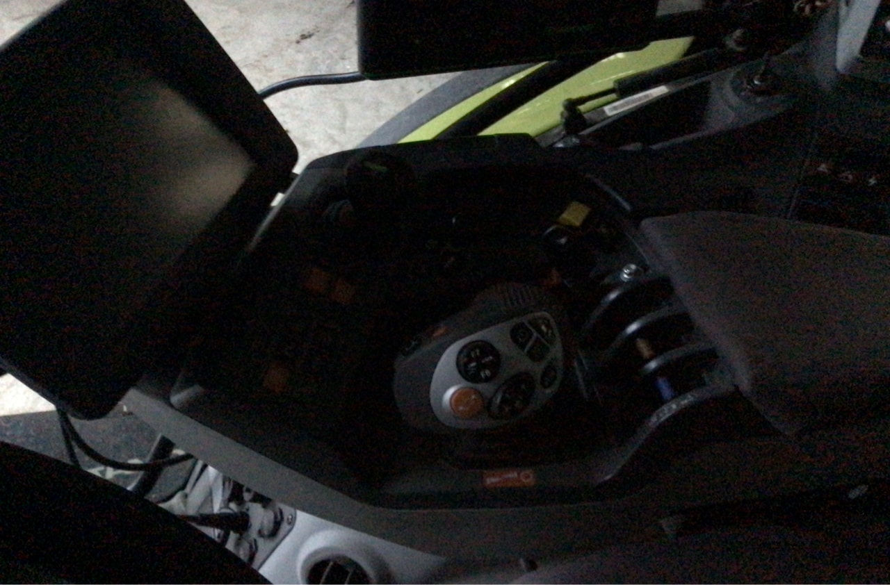 Tracteur CLAAS ARION 650 - photo slide 4
