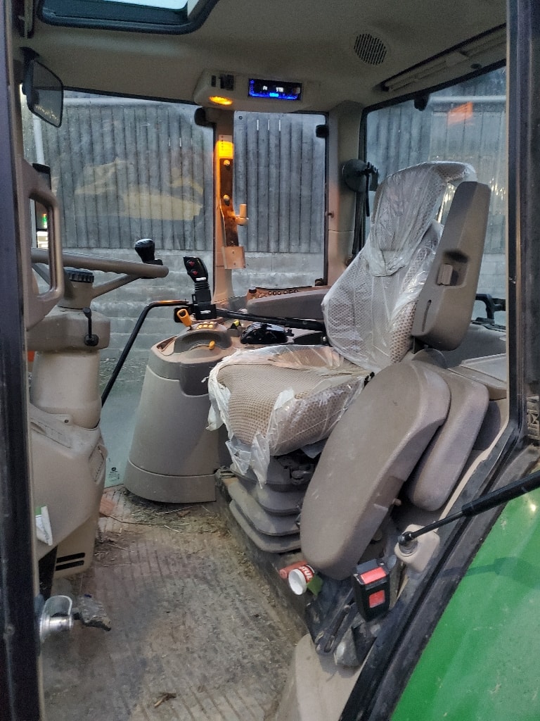 Tracteur chargeur JOHN DEERE 6130M - photo slide 8