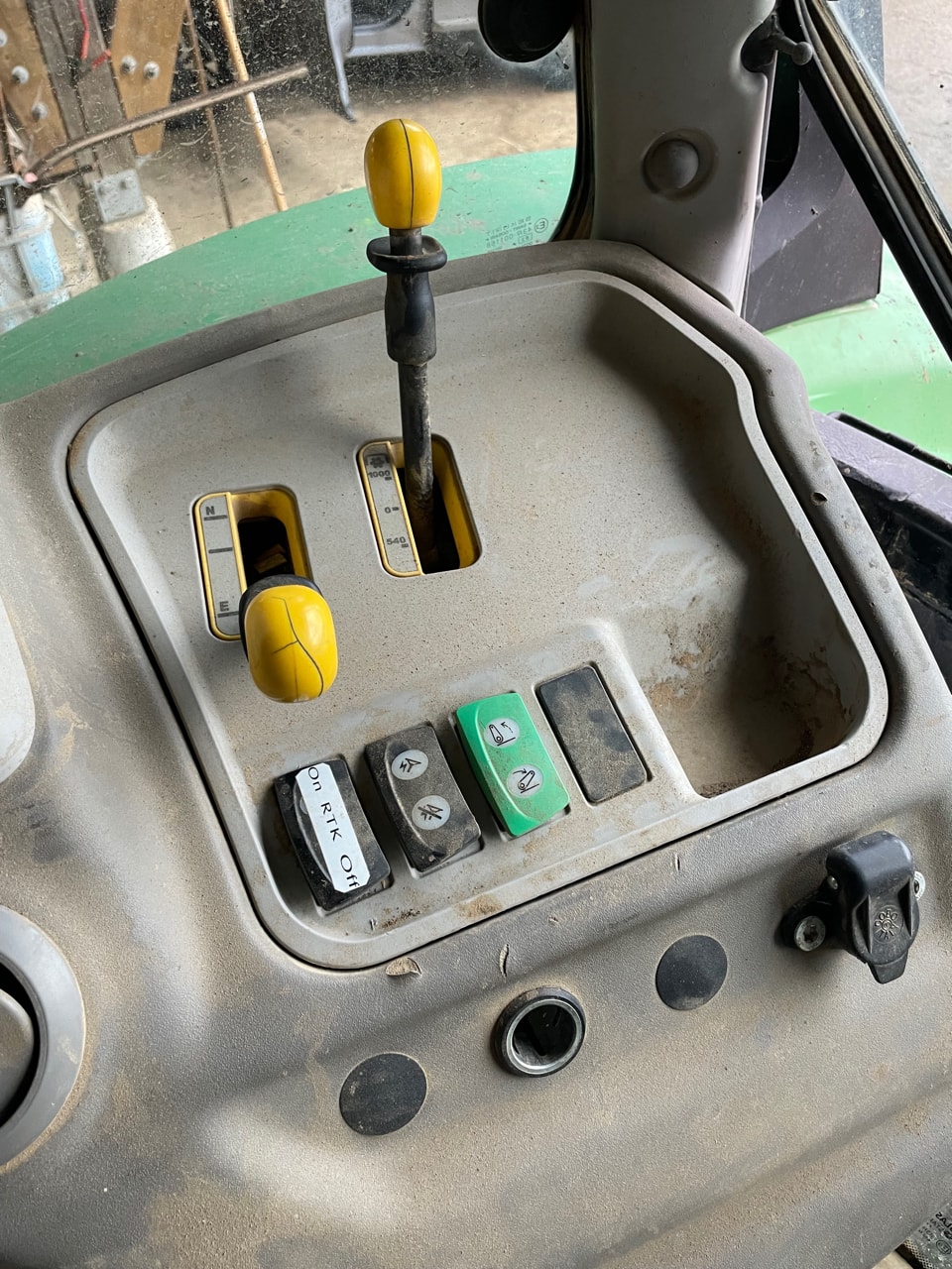 Tracteur DEUTZ FAHR 6190 AGROTRON TTV - photo slide 10