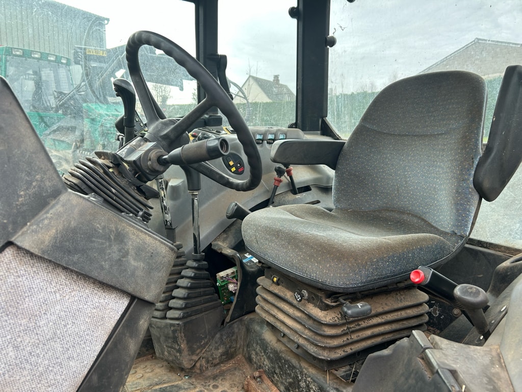 Tracteur chargeur CASE IH CS 94 - photo slide 12