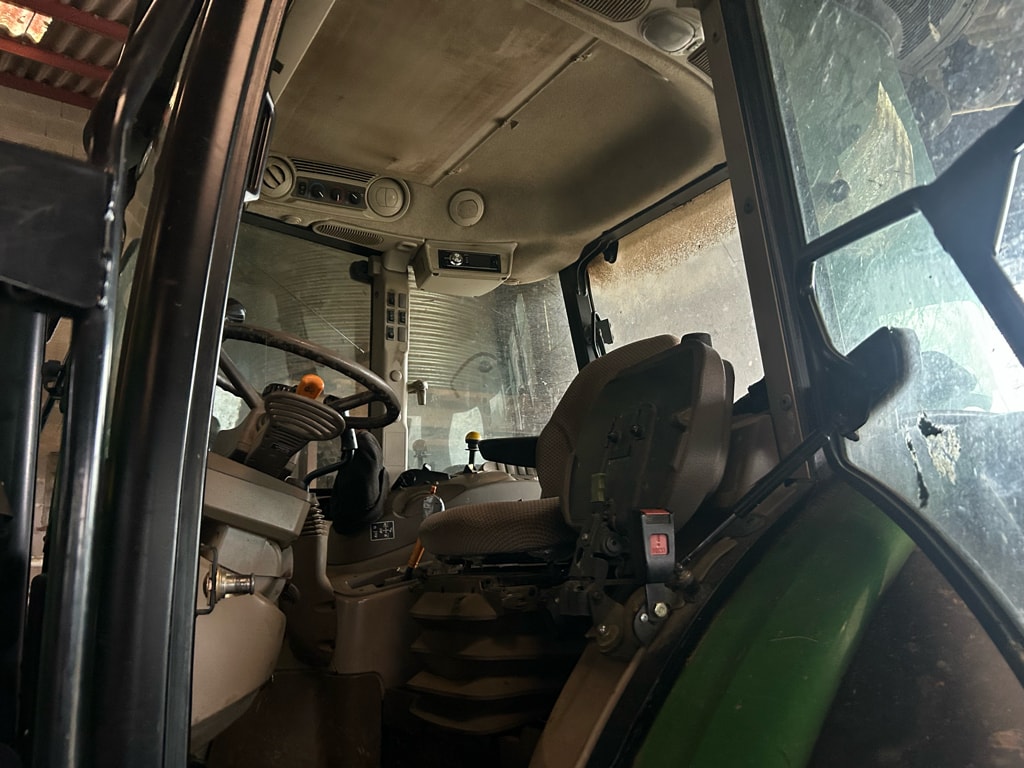Tracteur chargeur JOHN DEERE 6110 RC - photo slide 14