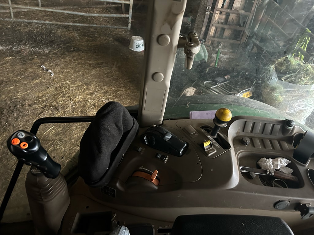 Tracteur chargeur JOHN DEERE 6110 RC - photo slide 15