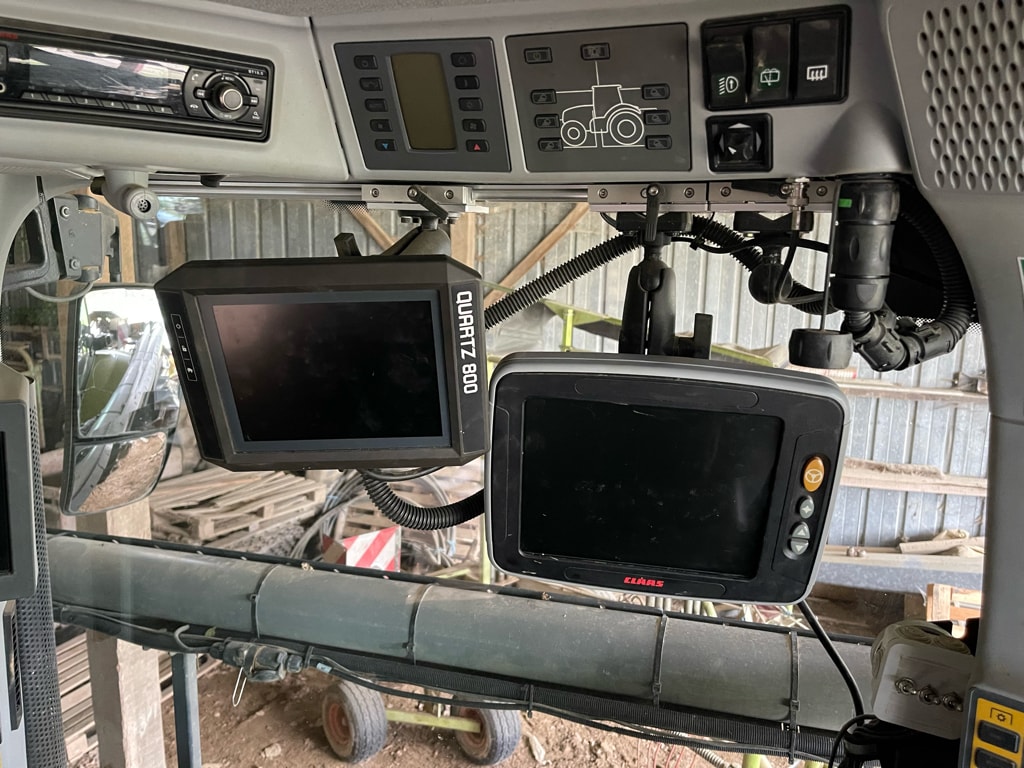 Tracteur CLAAS Axion 850 - photo slide 2